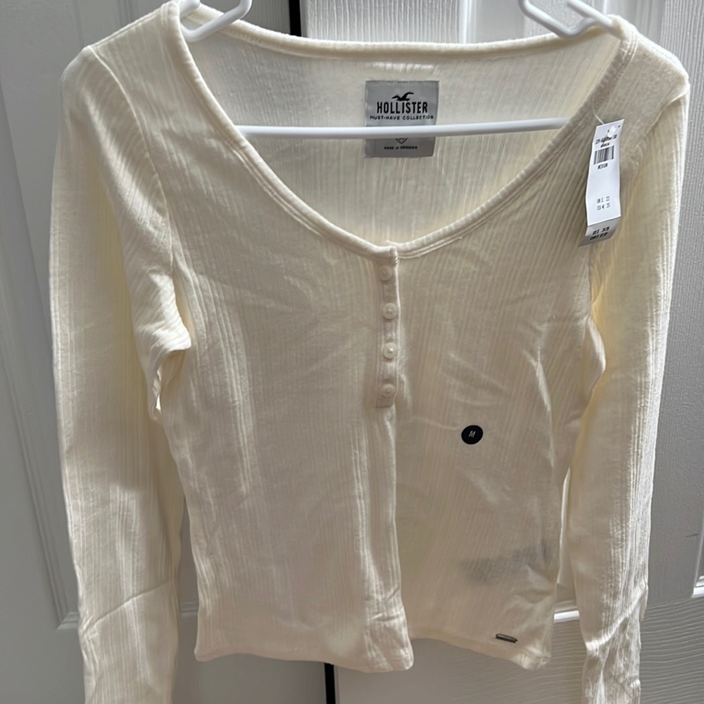 Hollister ivory henley top size medium